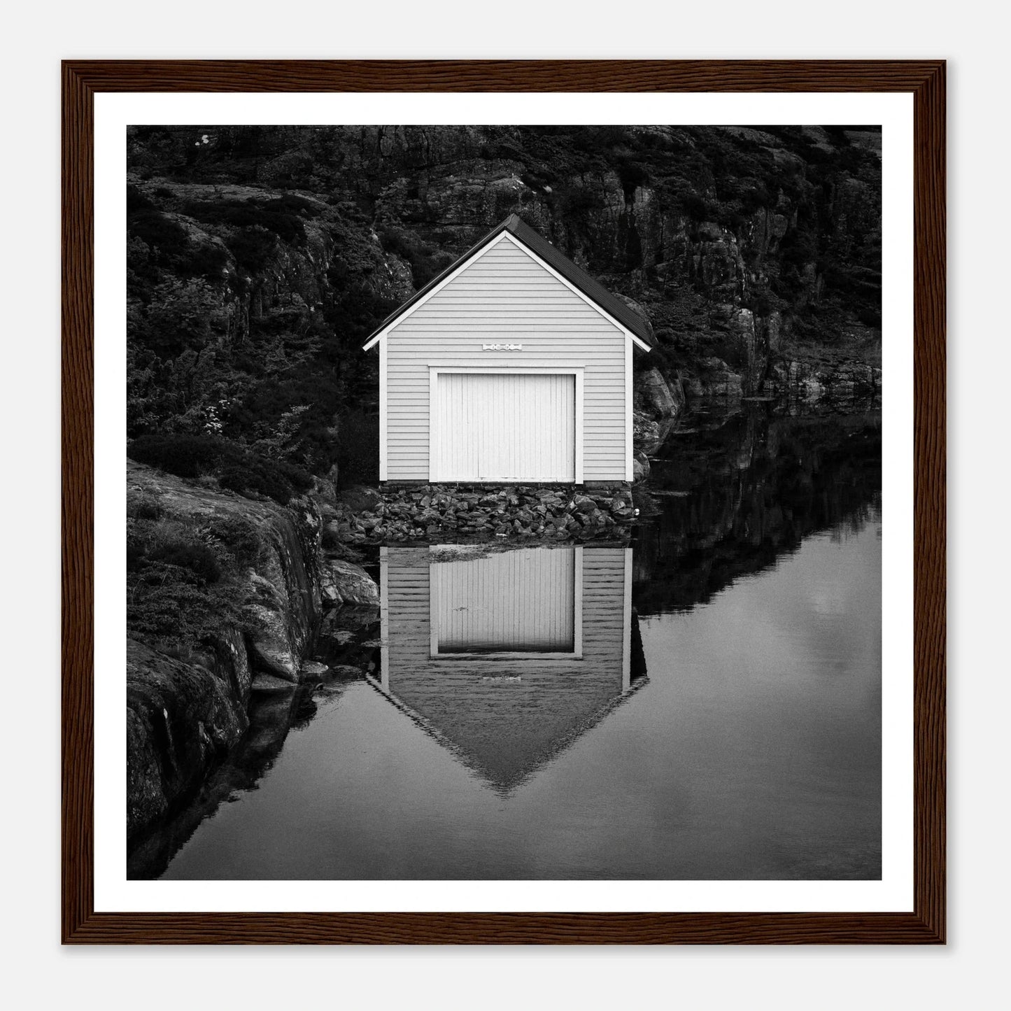 Naust på Øygarden | Premium plakat | Treramme - Danielfoto40x40 cm / 16x16″Premium plakat i matt papir -