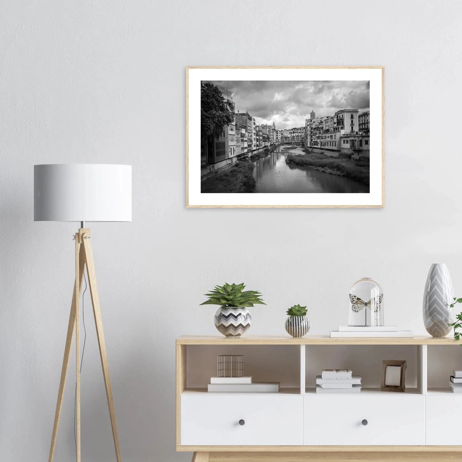 Elvefasader i Girona | Premium plakat | Treramme - Danielfoto21x29.7 cm / 8x12"Premium plakat i matt papir - 