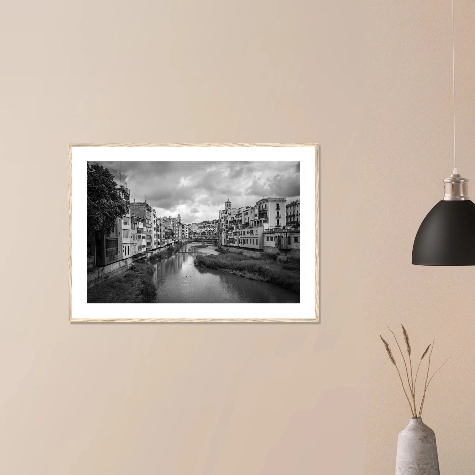 Elvefasader i Girona | Premium plakat | Treramme - Danielfoto21x29.7 cm / 8x12"Premium plakat i matt papir - 