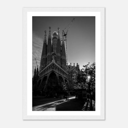 Sagrada Família ved soloppgang | Premium plakat | Treramme - DanielfotoPremium plakat i matt papir med trerammeHvit ramme21x29.7 cm / 8x12"