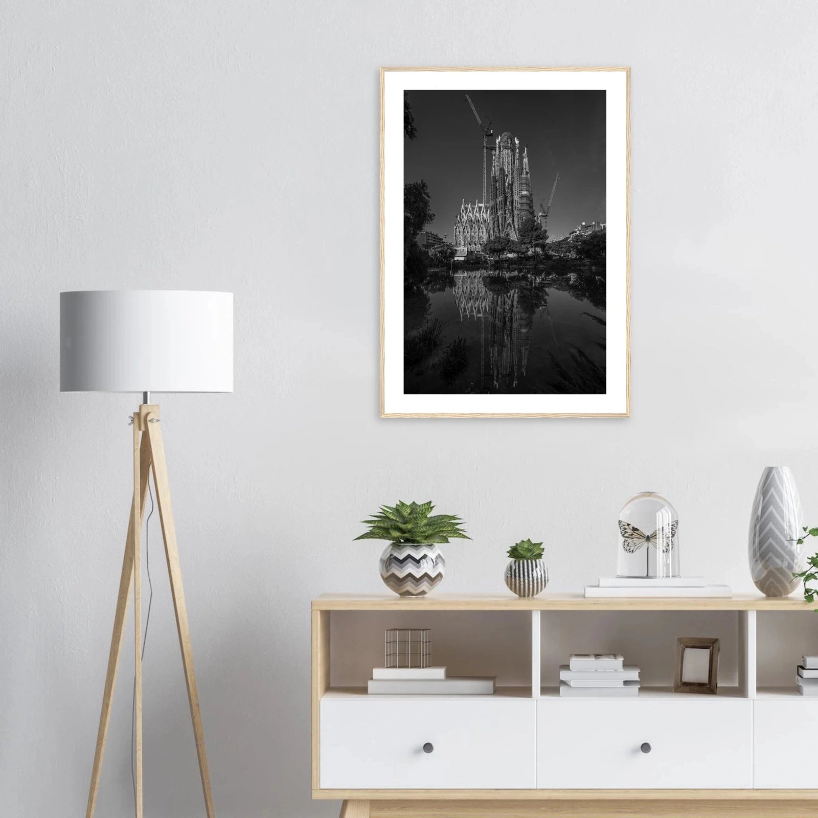 Sagrada Família | Premium plakat | Treramme - DanielfotoPremium plakat i matt papir med trerammeHvit ramme21x29.7 cm / 8x12"