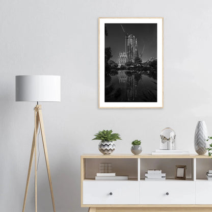 Sagrada Família | Premium plakat | Treramme - DanielfotoPremium plakat i matt papir med trerammeHvit ramme21x29.7 cm / 8x12"