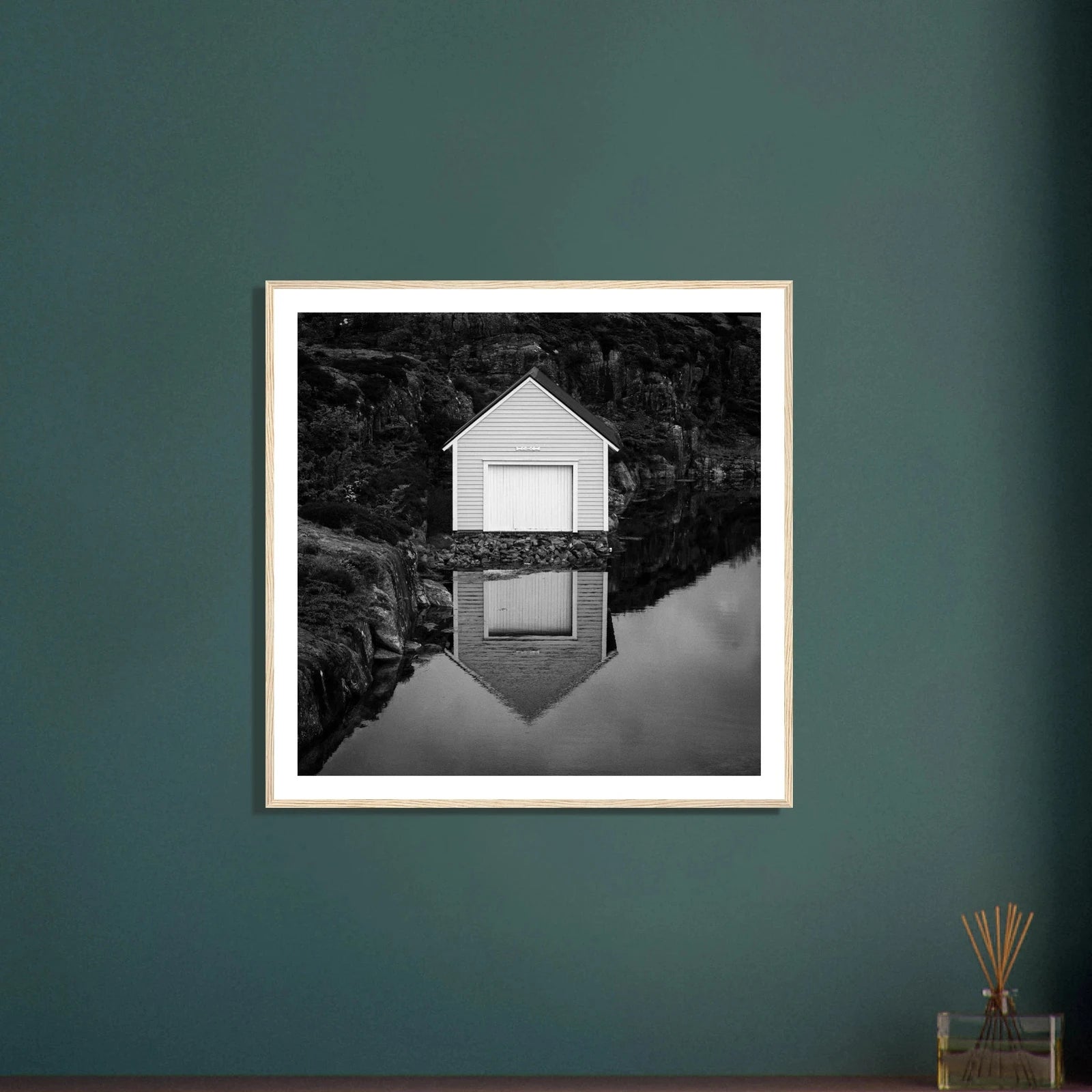 Naust på Øygarden | Premium plakat | Treramme - Danielfoto40x40 cm / 16x16″Premium plakat i matt papir - 