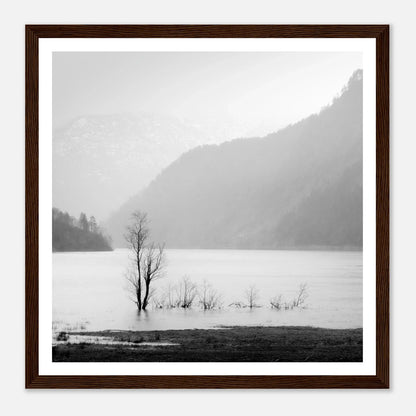 Stillheten ved Øvredalsvatnet | Premium plakat | Treramme - DanielfotoMørk treramme30x30 cm / 12x12″