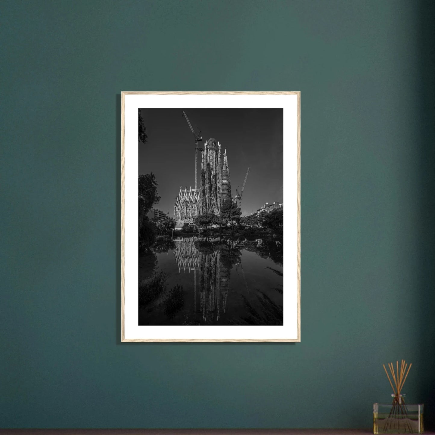 Sagrada Família | Premium plakat | Treramme - DanielfotoPremium plakat i matt papir med trerammeHvit ramme21x29.7 cm / 8x12"