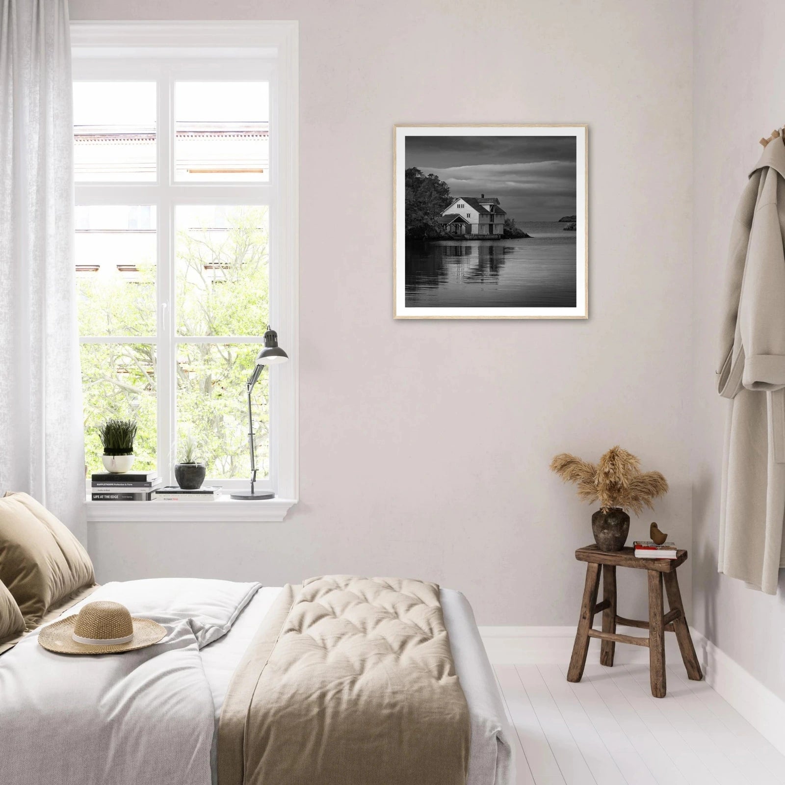 Sjøhus ved Lykling på Bømlo | Premium plakat | Treramme - DanielfotoPremium plakat i matt papir med trerammeTreramme30x30 cm / 12x12″