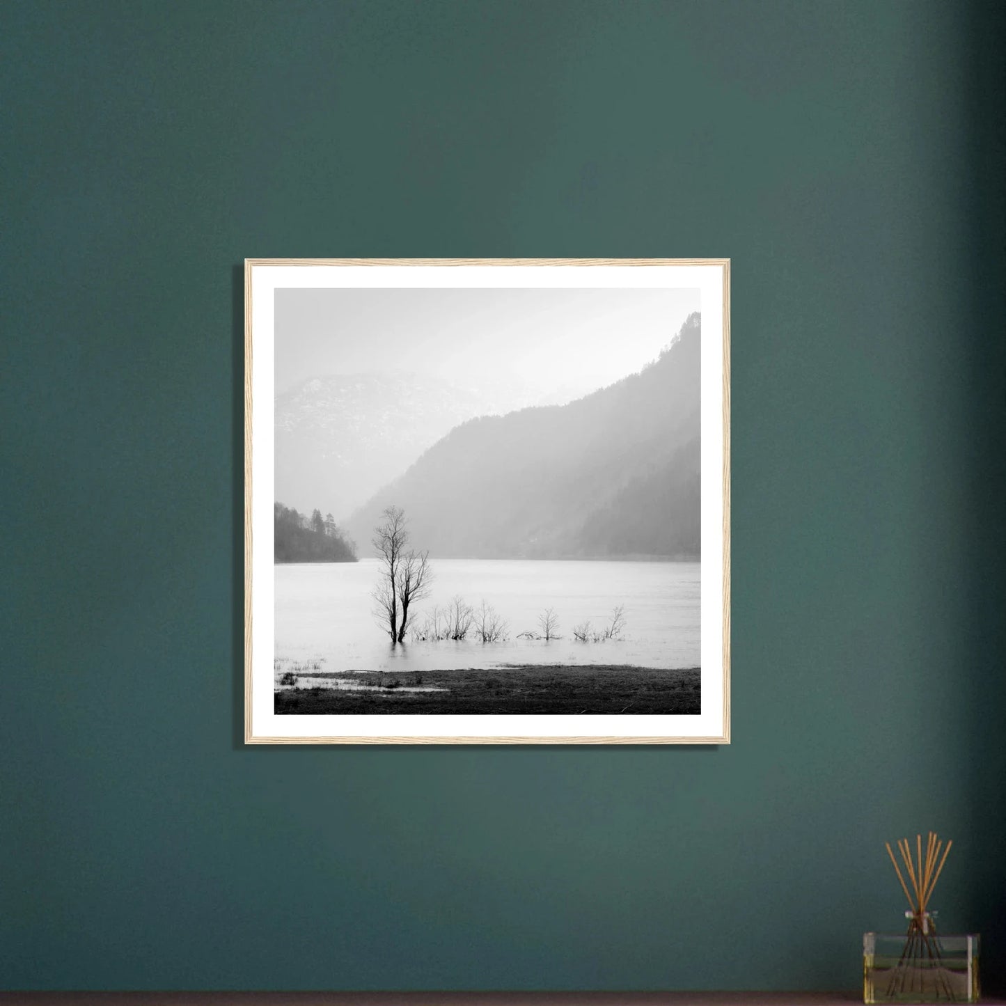 Stillheten ved Øvredalsvatnet | Premium plakat | Treramme - DanielfotoUten ramme30x30 cm / 12x12″
