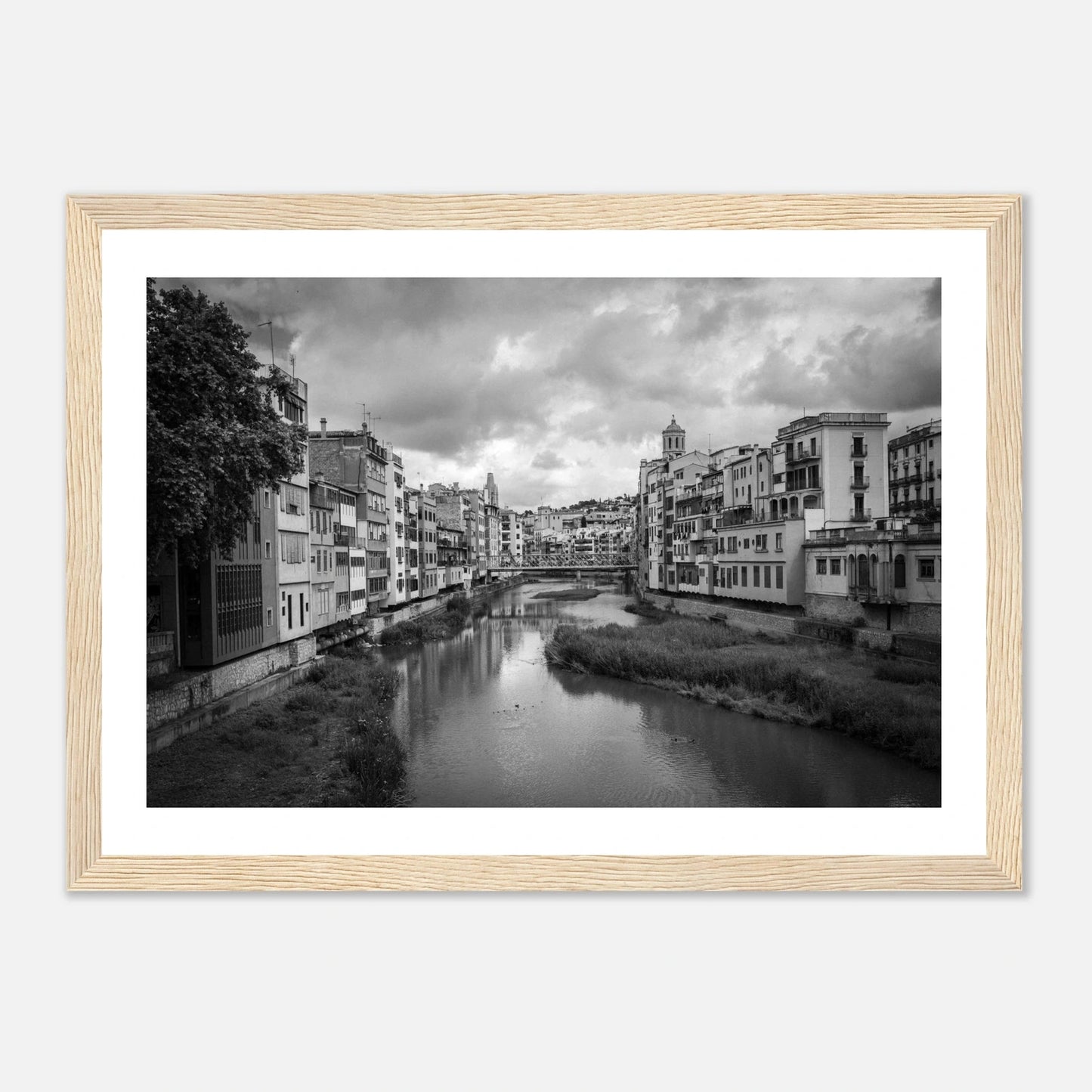 Elvefasader i Girona | Premium plakat | Treramme - Danielfoto21x29.7 cm / 8x12"Premium plakat i matt papir - 