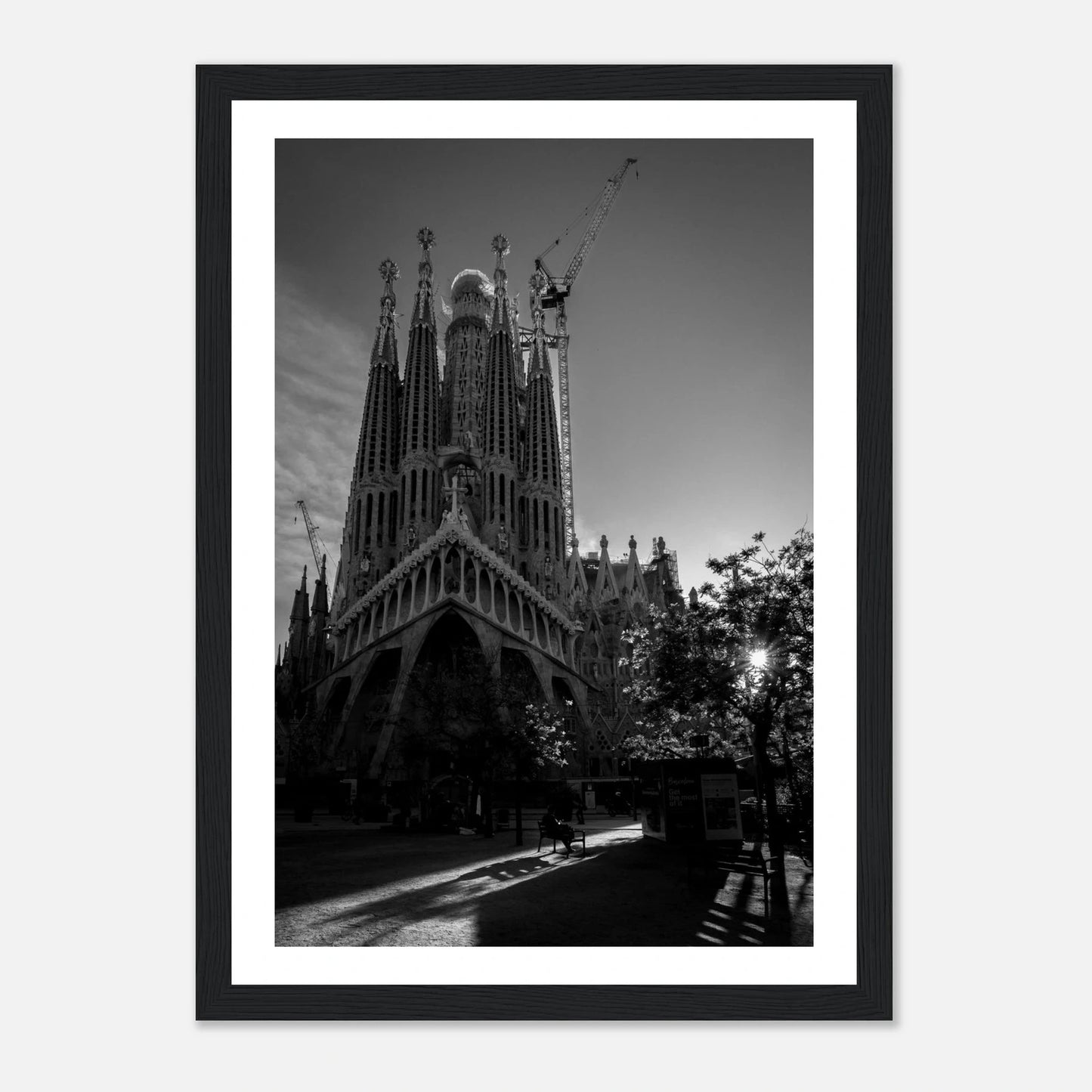Sagrada Família ved soloppgang | Premium plakat | Treramme - DanielfotoPremium plakat i matt papirUten rammeA1 (59.4 x 84.1 cm)
