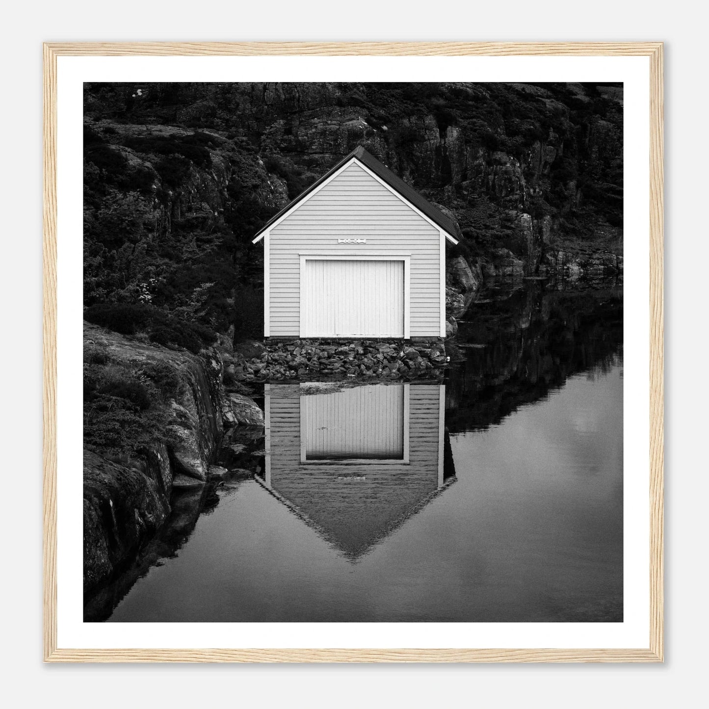 Naust på Øygarden | Premium plakat | Treramme - Danielfoto40x40 cm / 16x16″Premium plakat i matt papir - 