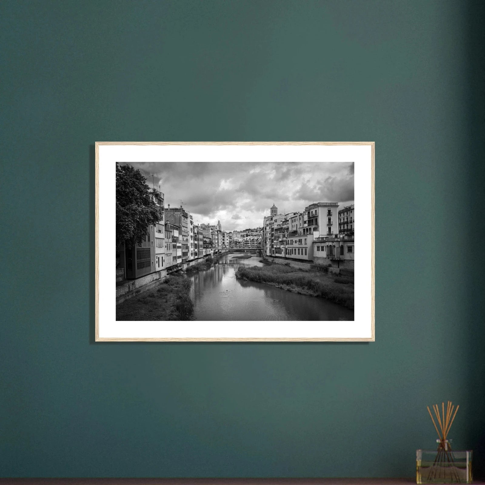 Elvefasader i Girona | Premium plakat | Treramme - Danielfoto21x29.7 cm / 8x12"Premium plakat i matt papir - 