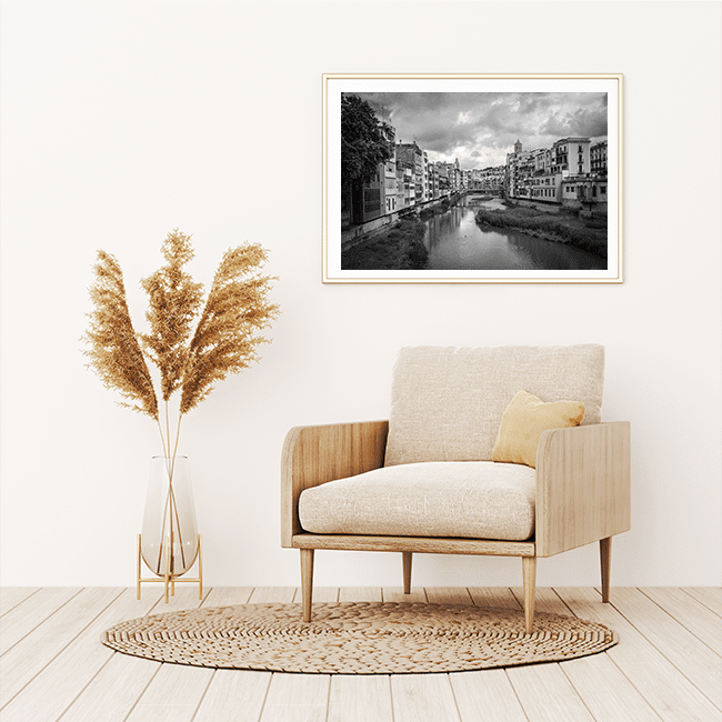 Elvefasader i Girona - DanielfotoKunsttrykk 30x45 cm