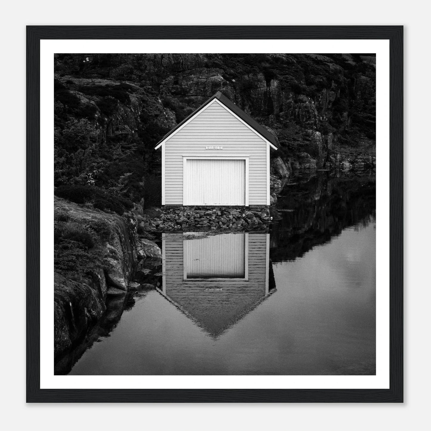 Naust på Øygarden | Premium plakat | Treramme - Danielfoto40x40 cm / 16x16″Premium plakat i matt papir - 