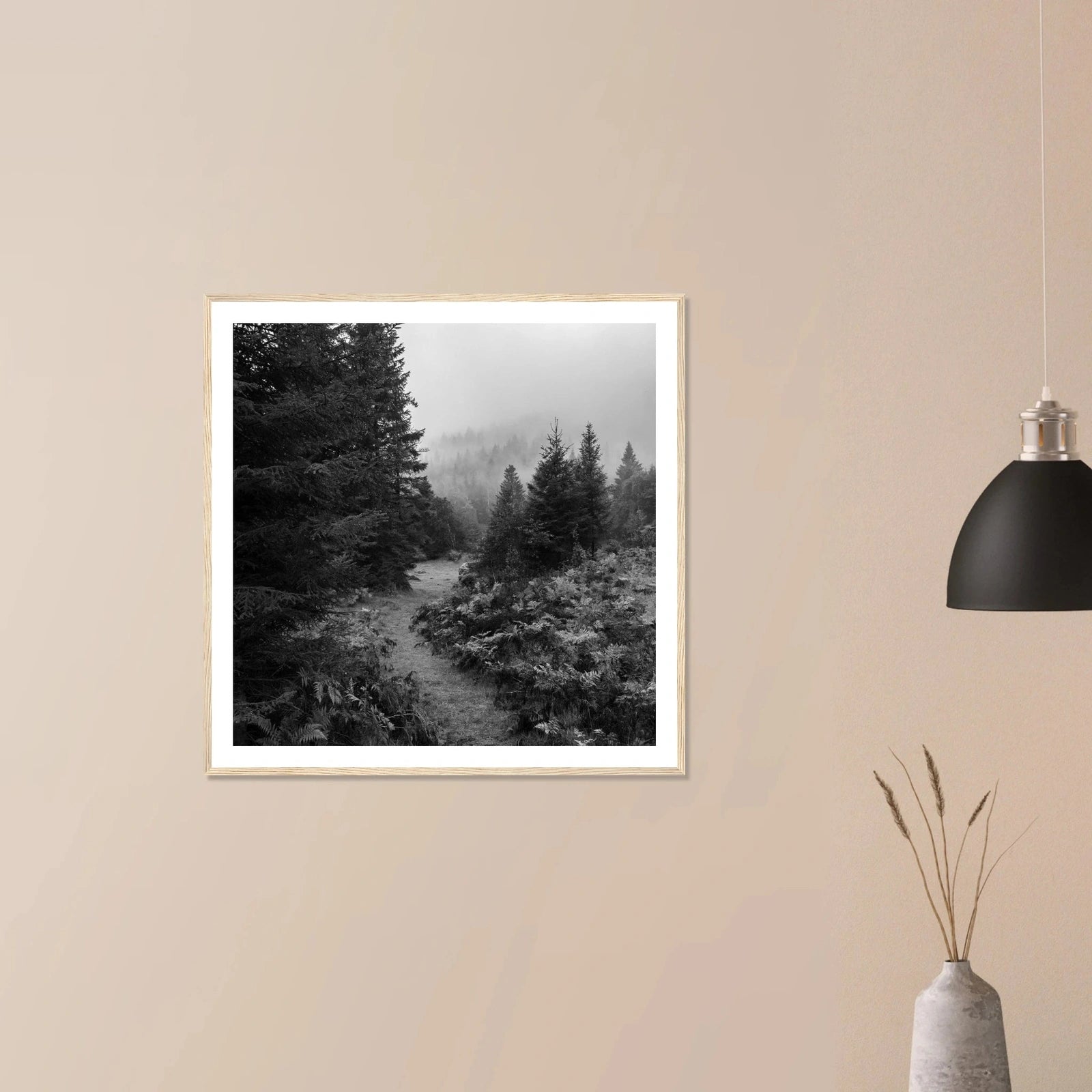 Tåkesti i Hardangerskogen | Premium plakat | Treramme - Danielfoto30x30 cm / 12x12″Premium plakat i matt papir - 