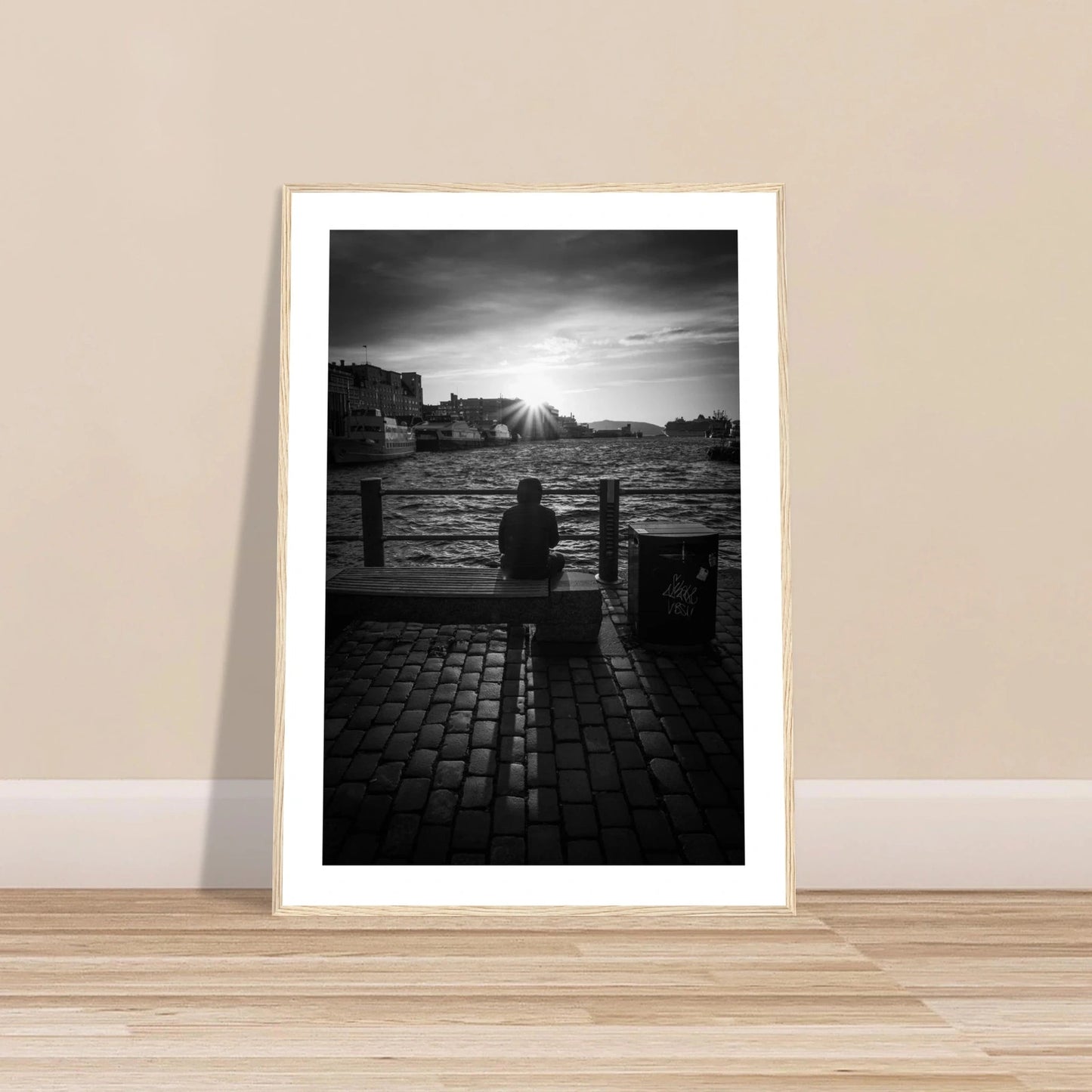 Solnedgang ved Fisketorget i Bergen | Premium plakat | Treramme - DanielfotoA1 (59.4 x 84.1 cm)Premium plakat i matt papir - 